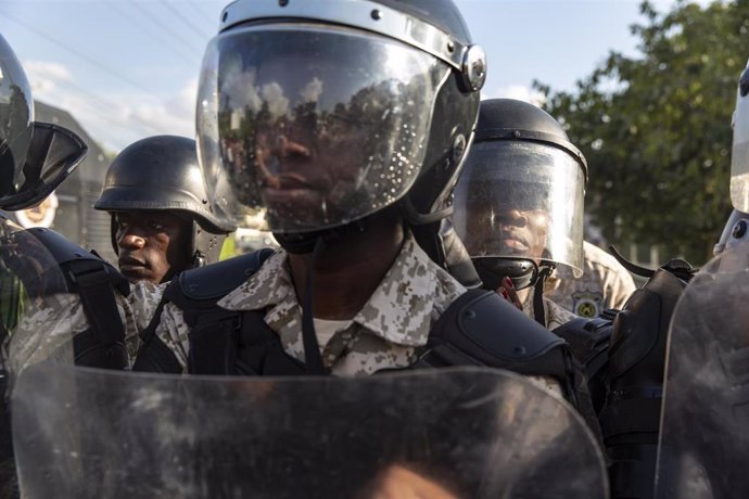 Archivo - Imagen de archivo de la Policía de Haití en la capital, Puerto Príncipe