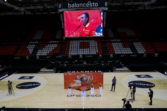 Archivo - Sergio Scariolo national Basketball coach during the farewell tribute to Fernando San Emeterio in the Fuente de San Luis pavilion. June 2, 2021, Valencia, Spain.