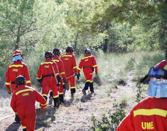 Integrantes de la Unidad Militar de Emergencias (UME)  entrenan en entornos naturales de la Región de Murcia