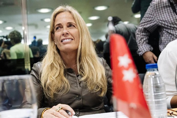 Archivo - La consejera de Economía, Hacienda y Empleo de la Comunidad de Madrid, Rocío Albert