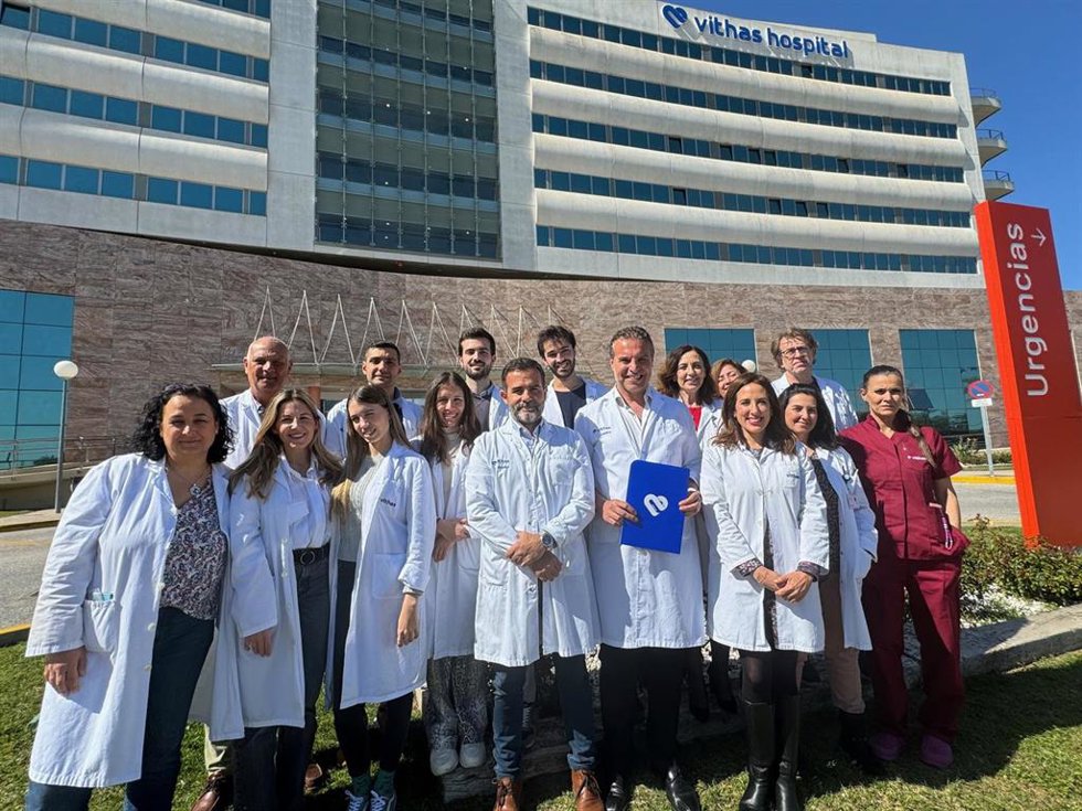 Equipo multidisciplinar de la Unidad de Obesidad de Vithas Sevilla.