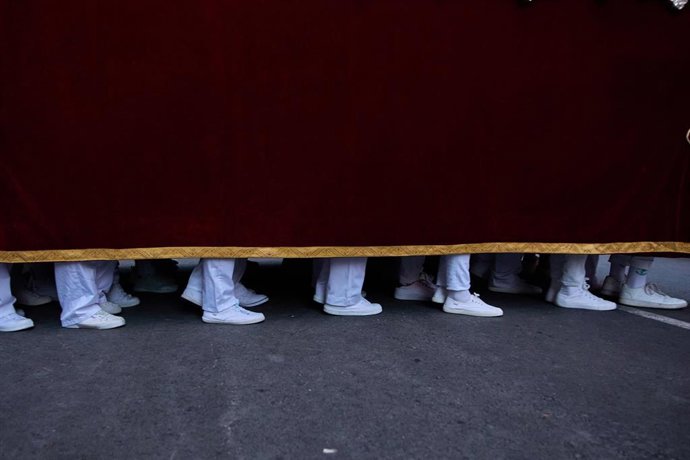 Archivo - Costaleros.