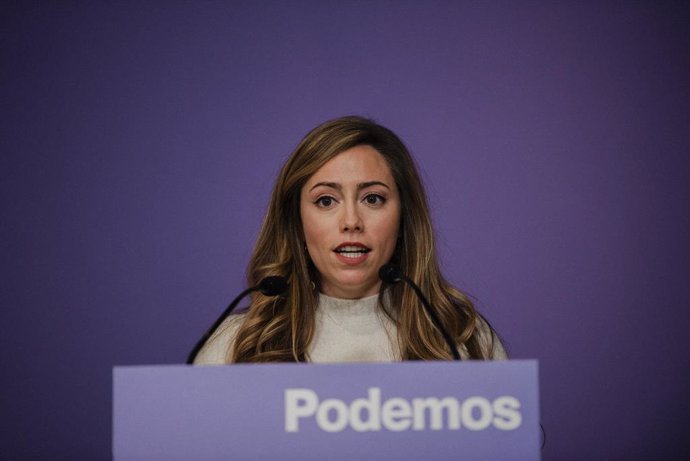 Archivo - La secretaria de Acción Institucional de Podemos, María Teresa Pérez, ofrece declaraciones a los medios para valorar el discurso del Rey Felipe VI, en la sede de Podemos, a 24 de diciembre de 2023, en Madrid (España). 