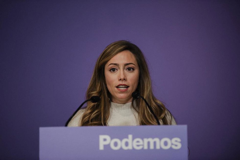 Archivo - La secretaria de Acción Institucional de Podemos, María Teresa Pérez, ofrece declaraciones a los medios para valorar el discurso del Rey Felipe VI, en la sede de Podemos, a 24 de diciembre de 2023, en Madrid (España). 