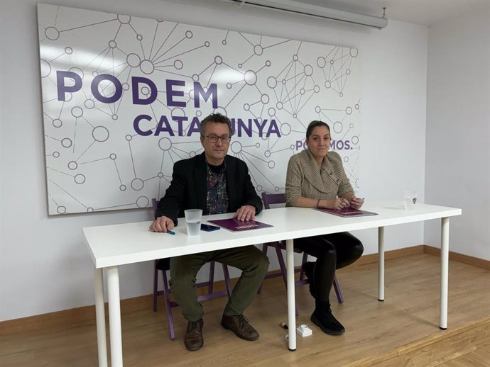 El portaveu de Podem Catalunya, Andrés Medrano, i la coordinadora del partit, Conchi Abellán