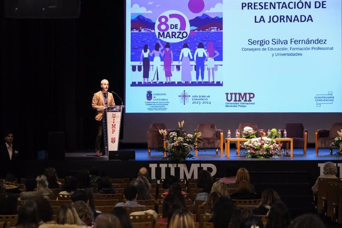 El Consejero De Educación, Sergio Silva, Inaugura La Jornada Formativa Para Docentes Con Motivo Del Día Internacional De La Mujer
