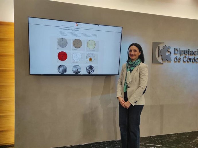 La delegada de Presidencia, Gobierno Interior y Vivienda de la Diputación de Córdoba, Marta Siles, en la presentación del archivo.
