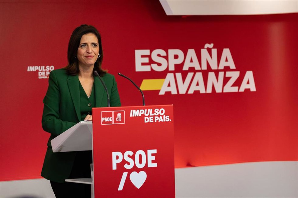 La portavoz del PSOE, Esther Peña, en una intervención en la sede nacional del partido en la calle Ferraz, al día siguiente de las elecciones autonómicas en Galicia