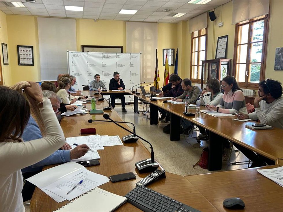 El conseller de Agricultura, Pesca y Medio Natural, Joan Simonet, preside la primera Mesa de Coordinación de la Cadena Alimentaria y Promoción del Producto Agrícola y Alimentario de Origen Local