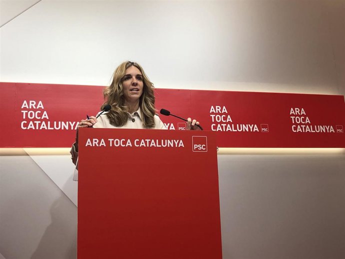 La portavoz del PSC, lia Tortolero, en una rueda de prensa en la sede del partido