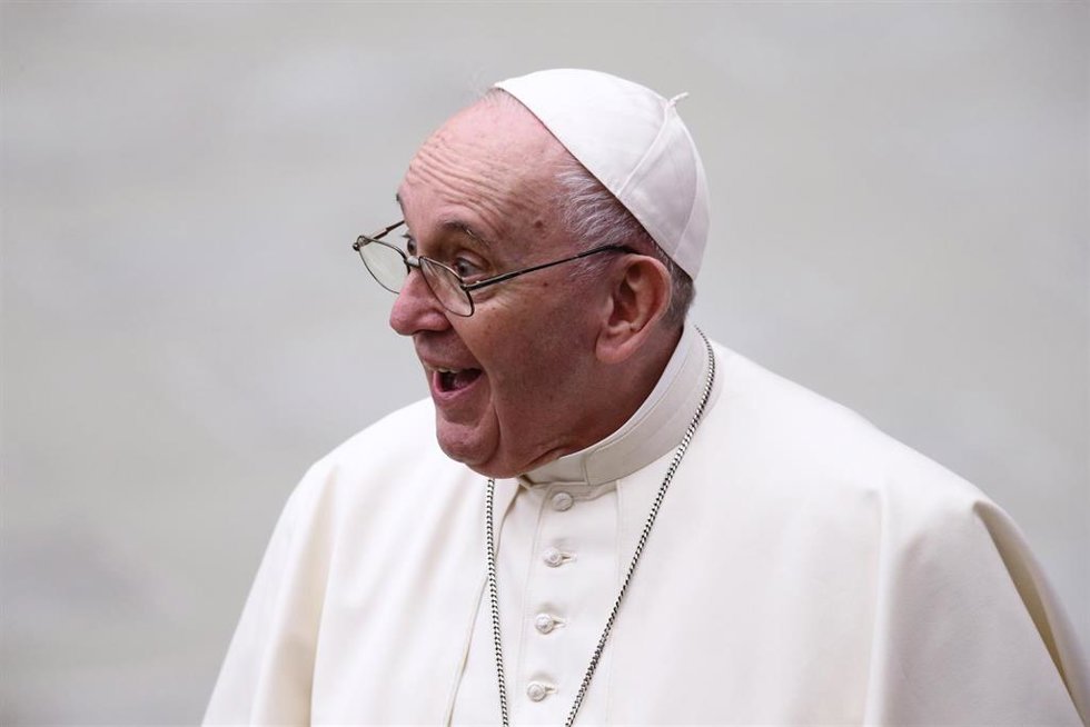 Archivo - 21 December 2020, Vatican, Vatican City: Pope Francis leads an audience for the workers and employess of the Vatican City in Aula Paolo VI. Photo: Evandro Inetti/ZUMA Wire/dpa