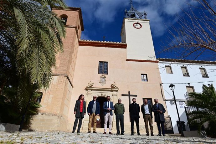 Visita de la Junta a la iglesia de Nuestro Salvador
