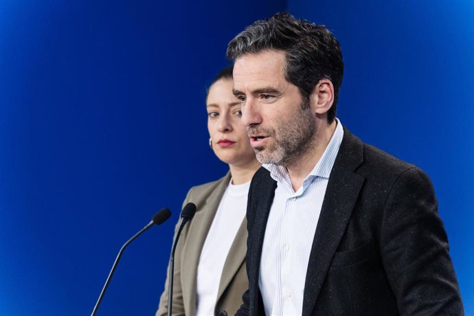 La diputada del PP Esther Muñoz y el vicesecretario de Cultura y portavoz del PP, Borja Sémper, durante una rueda de prensa posterior a la reunión del Comité de Dirección del Partido Popular, en la sede nacional del PP, a 4 de marzo de 2024, en Madrid (