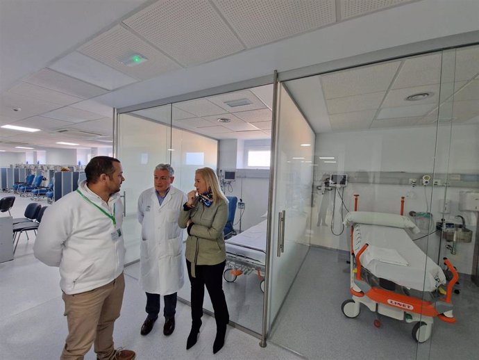 Eva Pajares en la nueva unidad del Hospital de San Carlos.