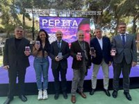 El director Benito Zambrano presenta 'Pepita', la audioguía inmersiva que viaja al pasado de la Cueva de Nerja (Málaga)
