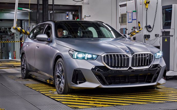 BMW comienza la producción de su nuevo Serie 5 Touring en su planta en  Dingolfing