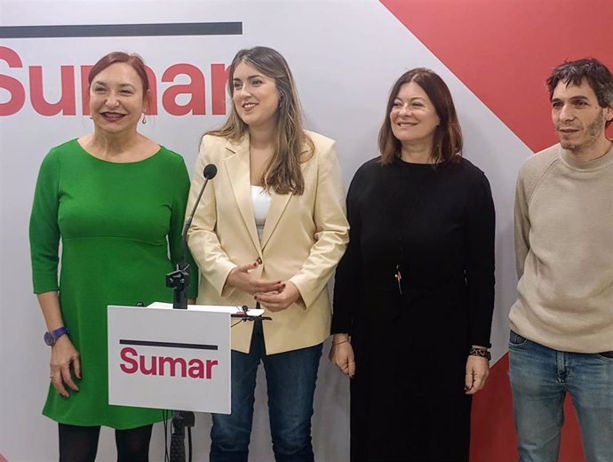 La candidata a lehendakari por Sumar, Alba García, junto a Carmen Muñoz, Garbiñe Santa Coloma y Jon Hernández