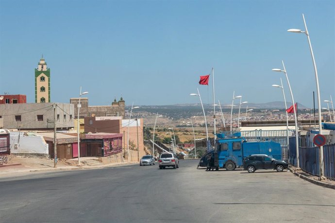 Archivo - Control de las fuerzas de seguridad en Nador, Marruecos