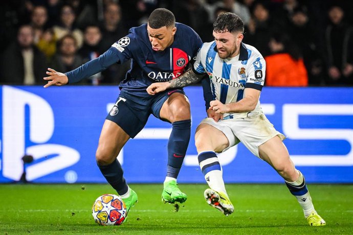 Kylian MBAPPE of PSG and Javi GALAN of Real Sociedad during the UEFA Champions League, Round of 16 1st leg football match between Paris Saint-Germain and Real Sociedad on February 14, 2024 at Parc des Princes stadium in Paris, France - Photo Matthieu Mi