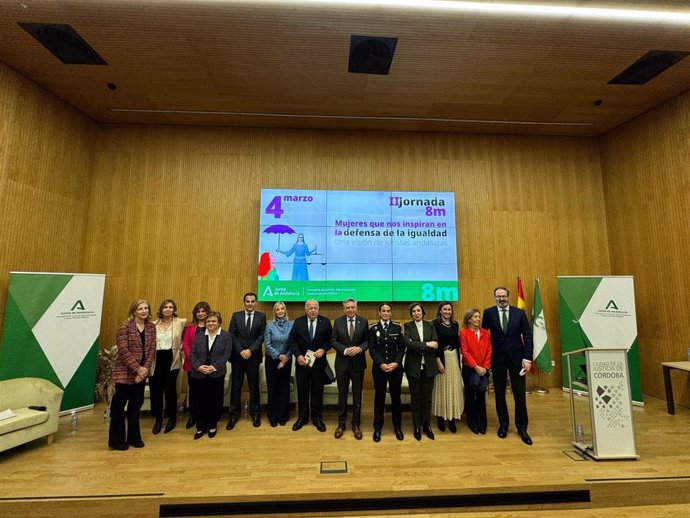 Inauguración de las jornadas 'Mujeres que nos inspiran en la defensa de la Igualdad. Una visión de juristas andaluzas', con el consejero de Justicia, Administración Local y Función Pública de la Junta, José Antonio Nieto, en Córdoba.