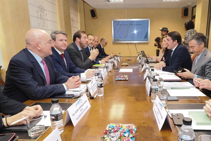 Reunión del Consejo de Administración de la Sociedad Valladolid Alta Velocidad a la que asistió el ministro de Transportes, Óscar Puente.
