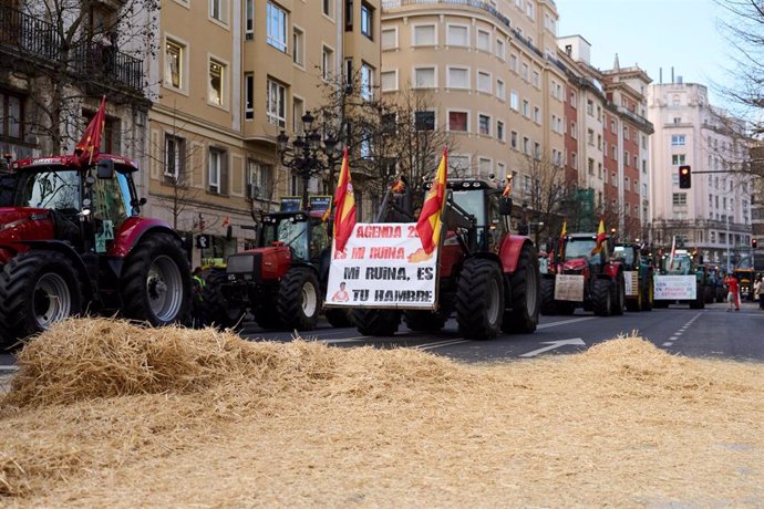 Tractores en una manifestación en Santander