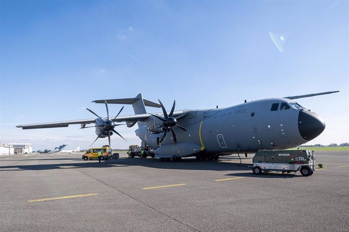 Un avión militar con ayuda humanitaria destinada a la Franja de Gaza