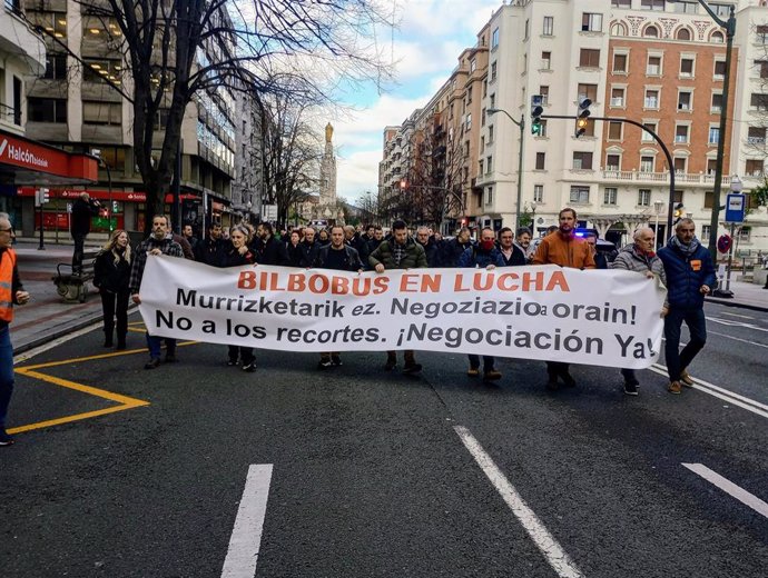 Archivo - Manifestación de trabajadores de Bilbobus en Bilbao