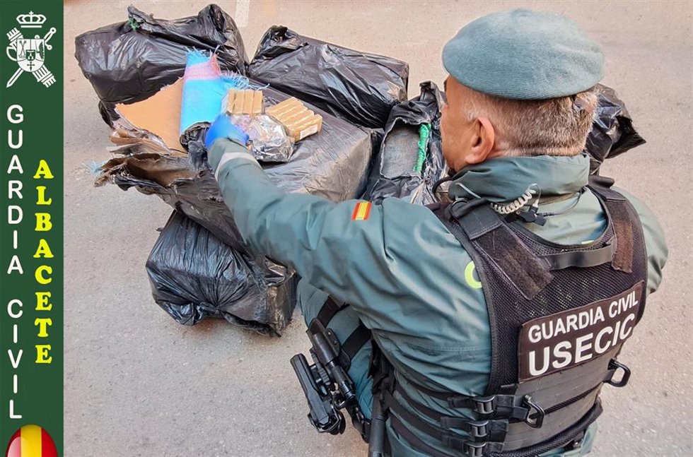 Detenido en Albacete cuando transportaba en un vehículo 280 kilos de hachís.