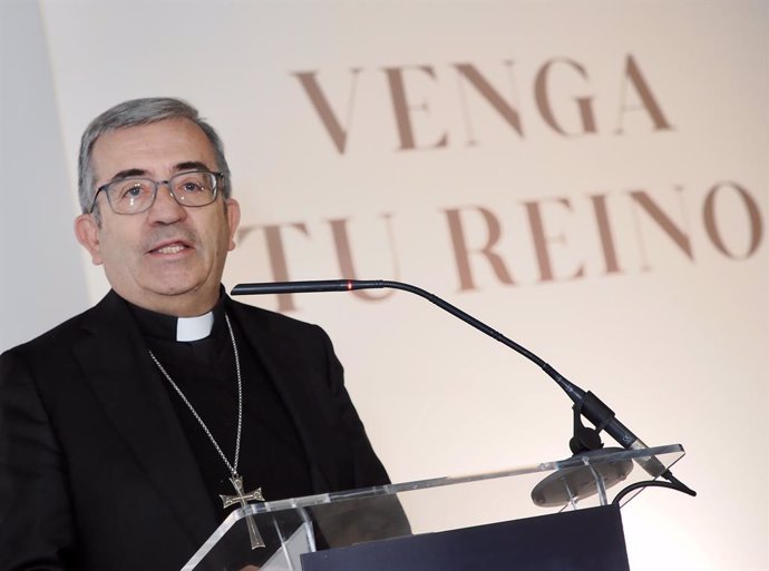 Archivo - El arzobispo de Valladolid, Luis Argüello, interviene durante la inauguración de la exposición ‘Venga tu Reino', en la Catedral de Nuestra Señora de la Asunción, a 29 de noviembre de 2023, en Valladolid, Castilla y León (España). La exposición h