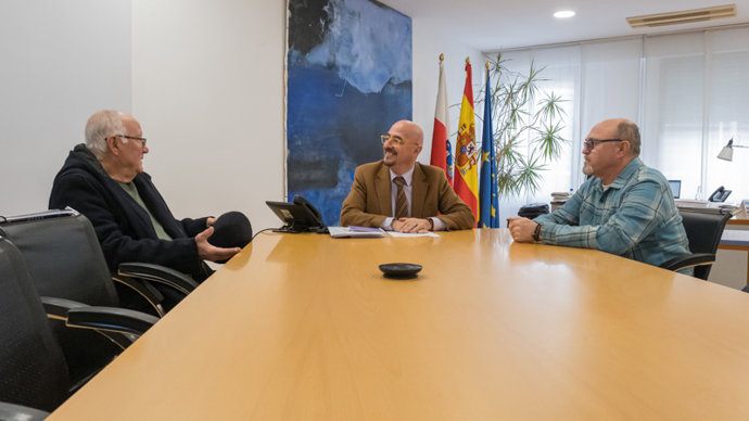 El Consejero De Salud, César Pascual, Recibe Al Presidente De La Asociación De Ostomizados De Cantabria, Ignacio Escobedo