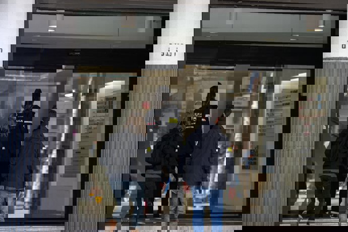 Los Mossos d'Esquadra registran la sede de la Federació Catalana de Futbol