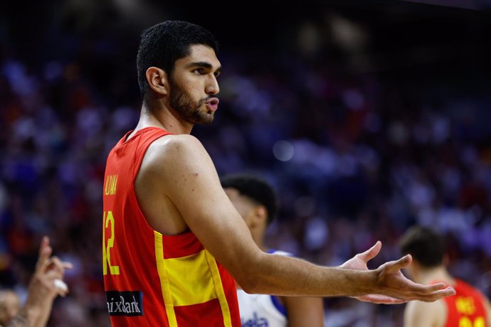 Archivo - Santi Aldama of Spain gestures during the international basketball friendly match played between Spain and Venezuela at Wizink Center pavilion on August 04, 2023, in Madrid, Spain.