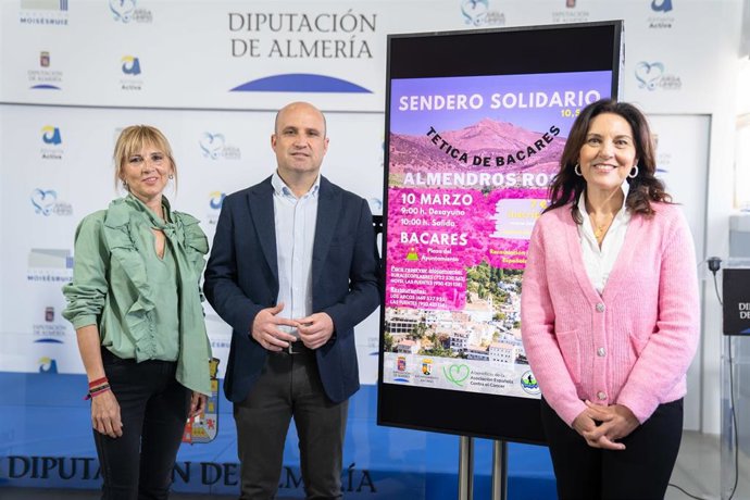 Diputación colabora en la lucha contra el cáncer con el sendero 'Tetica de Bacares Almendros Rosas'