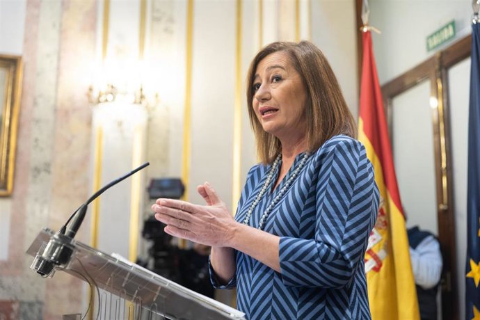 La presidenta del Congreso, Francina Armengol, durante una rueda de prensa