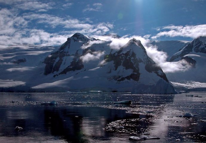Costa de la Península Antártica