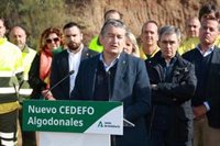 Sanz ve "inaceptable" que Espadas "use el lema contra la Manada para atacar burdamente al presidente de Andalucía"