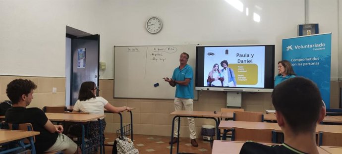 Sesión formativa sobre cultura financiera básica.