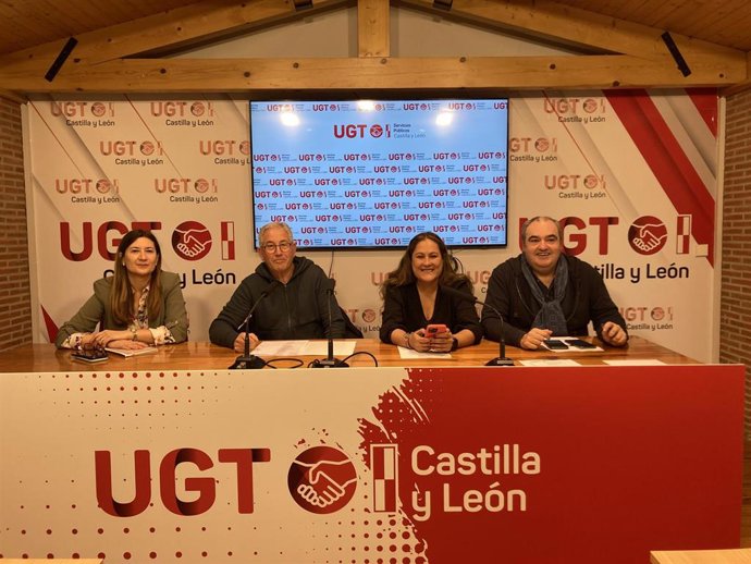 Rosa López (i), Jerónimo Cantuche, Marta Vian y Tomás Pérez.