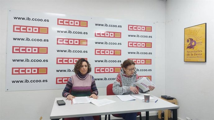 La secretaria de Empleo y Política Sectorial de CCOO, Maria ngels Aguiló, y la secretaria de Políticas Públicas y Salud Laboral, Eva Cerdeiriña, en la presentación del 'Informe Mujer 2024'.