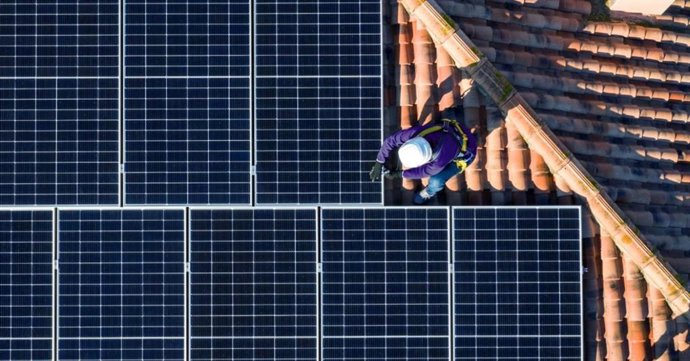 Archivo - Instalación de autoconsumo fotovoltaico