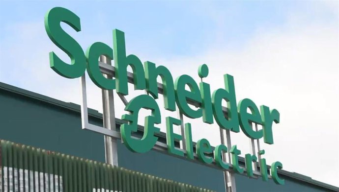 El Ayuntamiento de Getafe ofrece a Schneider la posibilidad de centralizar en el municipio centros productivos