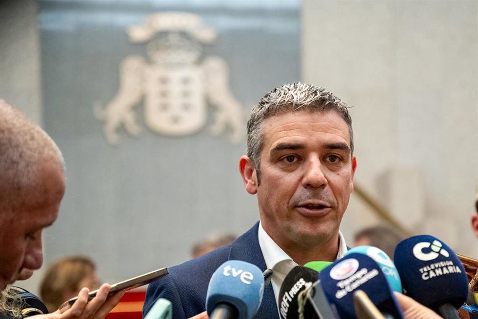 El consejero de Agricultura del Gobierno de Canarias, Narvay Quintero, atiende a medios 