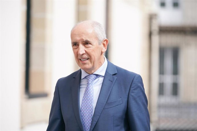 Archivo - El vicehelendakari primero y consejero de Seguridad, Josu Erkoreka