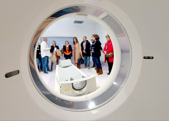 La consejera de Salud, Concepción Saavedra, durante una visita al Hospital Monte Naranco