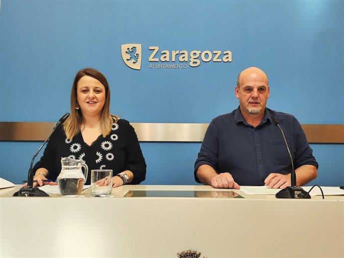 Archivo - Los concejales de ZeC, Elena Tomás y Suso Domínguez.