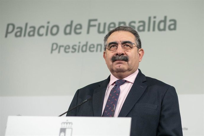 El consejero de Sanidad, Jesús Fernández Sanz