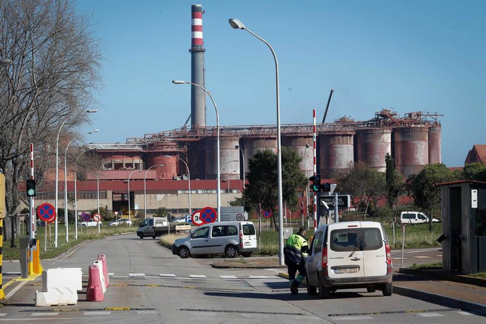 Archivo - La fábrica de Alcoa, a 24 de enero de 2024, en San Cibrao, Lugo, Galicia (España). Alcoa solicitó el pasado 22 de enero a los trabajadores de la fábrica de San Cibrao y al comité de empresa acordar retrasar el arranque de la actividad en la 