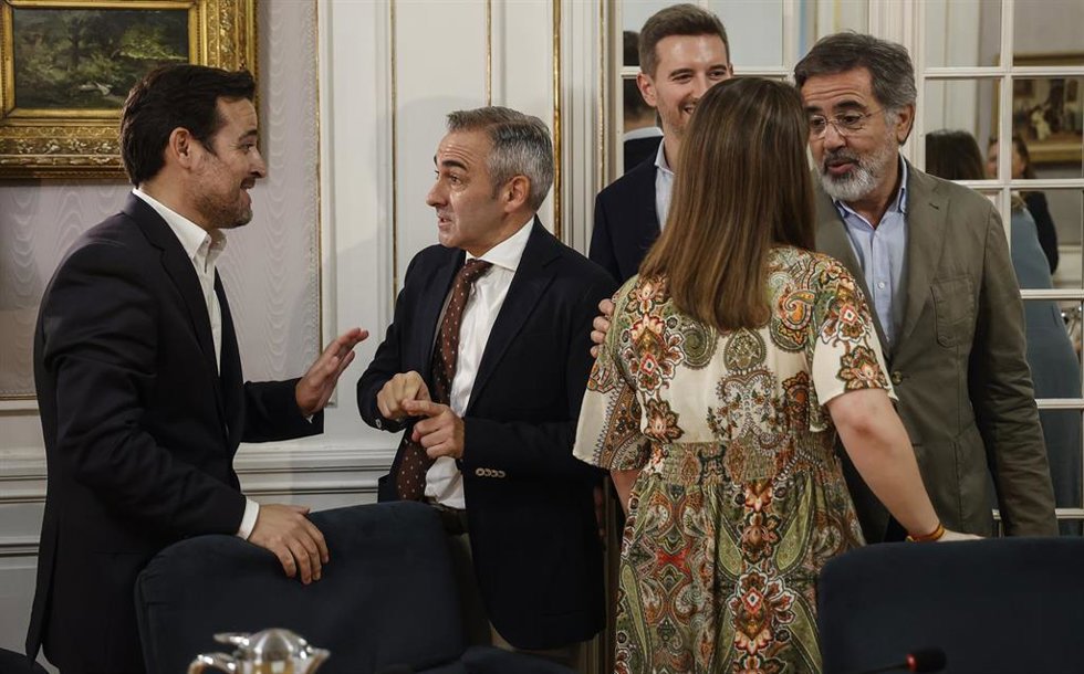 Archivo - Imagen de archivo de una junta de síndics en Les Corts