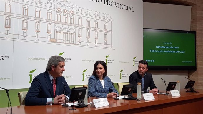 Presentación del convenio entre la Diputación y la Federación Andaluza de Caza.